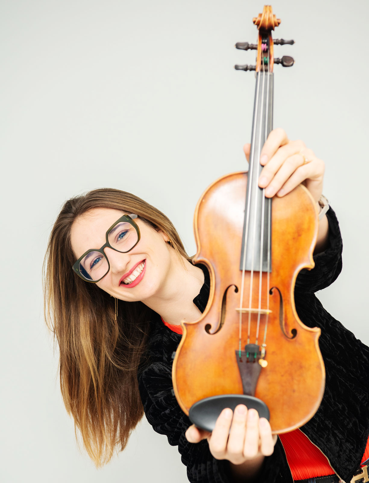 Portrait photographique de Anaïs Sallès, enseignante de l'EMILA